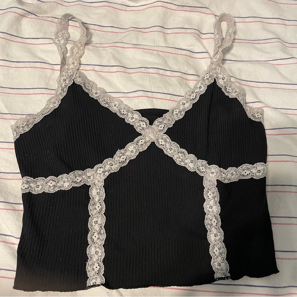 5/$25 SALE Romwe Elegant Black Lace Trim Women's Top